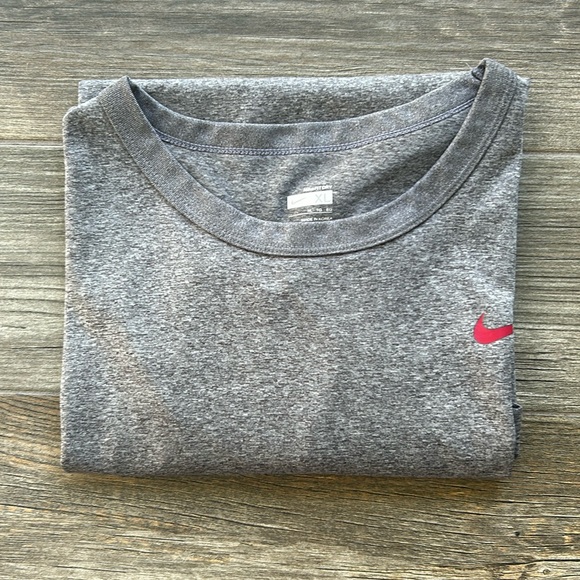 Men’s Nike fit dry tee - Picture 1 of 6